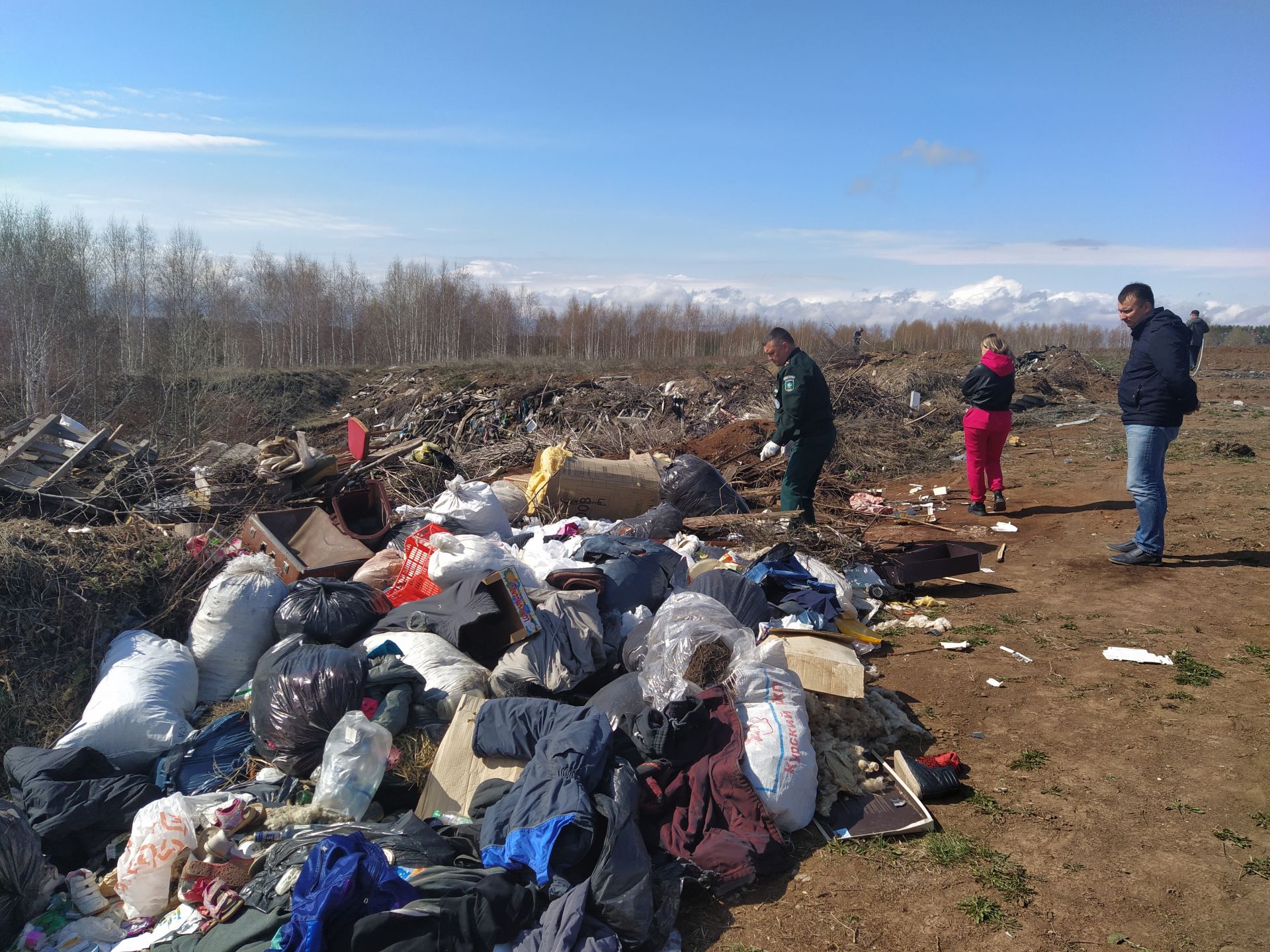 В Арском районе жители нескольких деревень устроили незаконную свалку