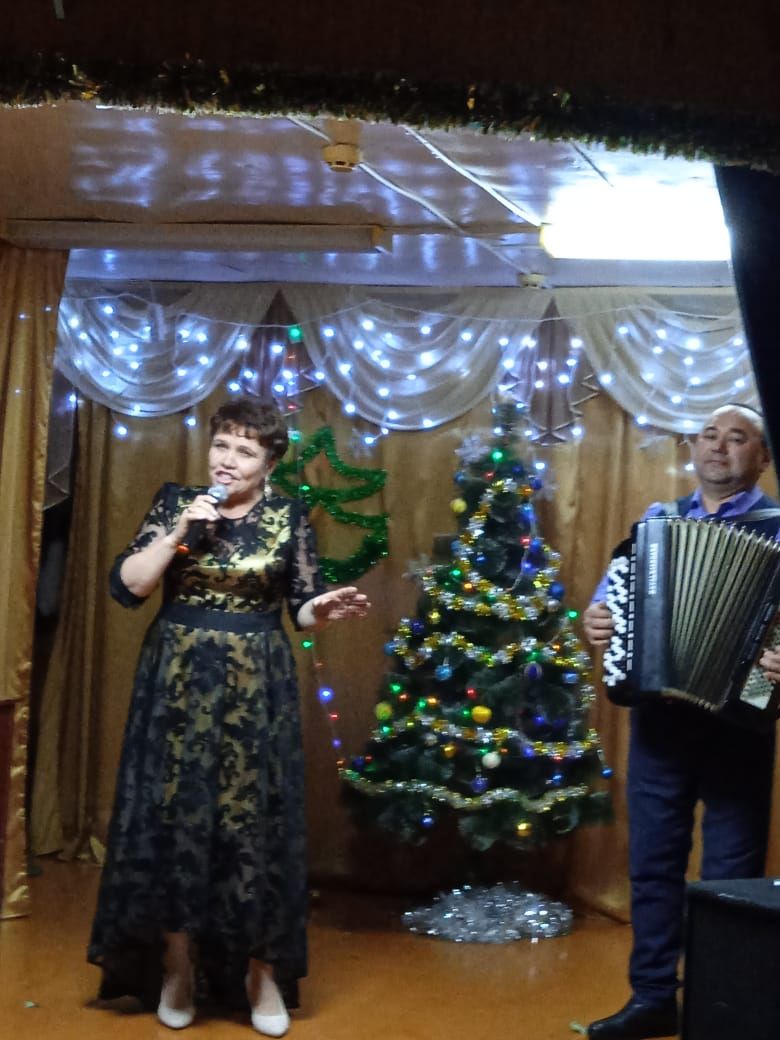 Яңа елга яңа өметләр, яхшы кәеф белән