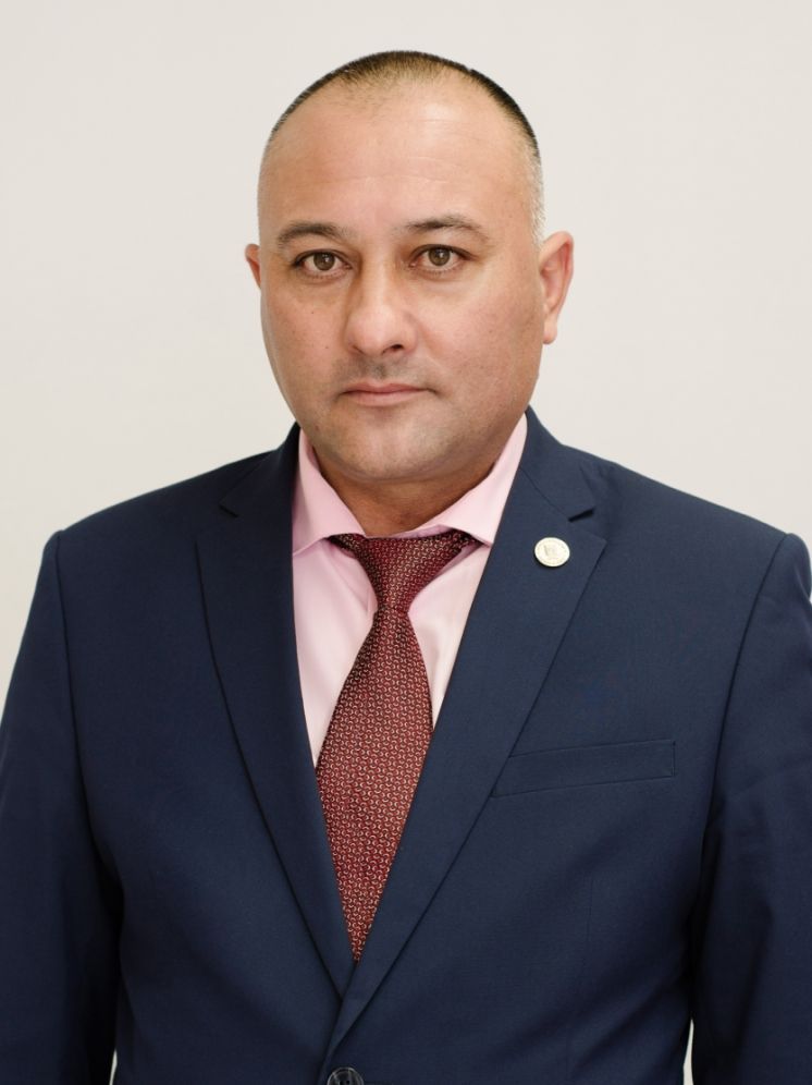 Хөрмәтле укытучылар, тәрбиячеләр, өстәмә һәм һөнәри белем бирү педагоглары, мәгариф ветераннары!