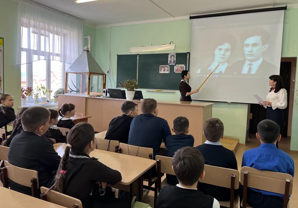 Кәче мәктәбе укытучысы Эльмира Мөхәммәтшина үзен бик бәхетле саный