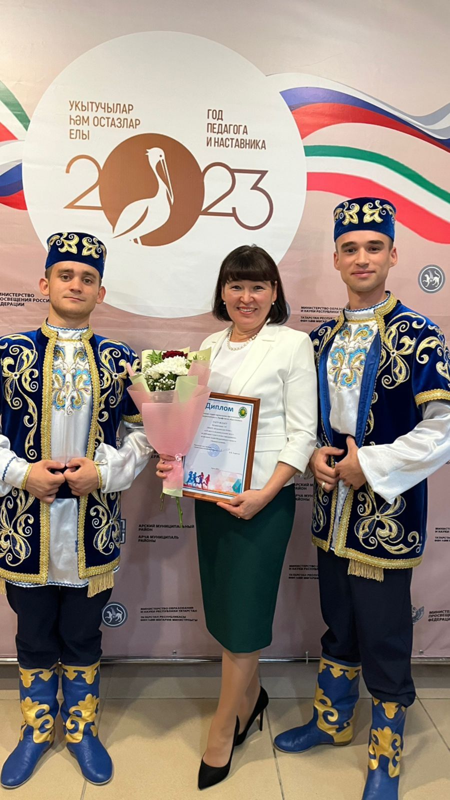 Кәче мәктәбе укытучысы Эльмира Мөхәммәтшина үзен бик бәхетле саный