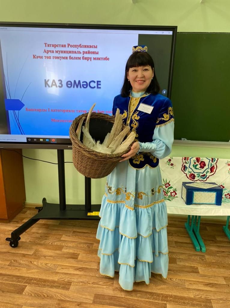 Кәче мәктәбе укытучысы Эльмира Мөхәммәтшина үзен бик бәхетле саный