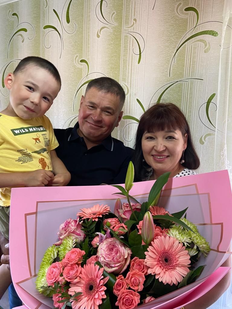 Кәче мәктәбе укытучысы Эльмира Мөхәммәтшина үзен бик бәхетле саный