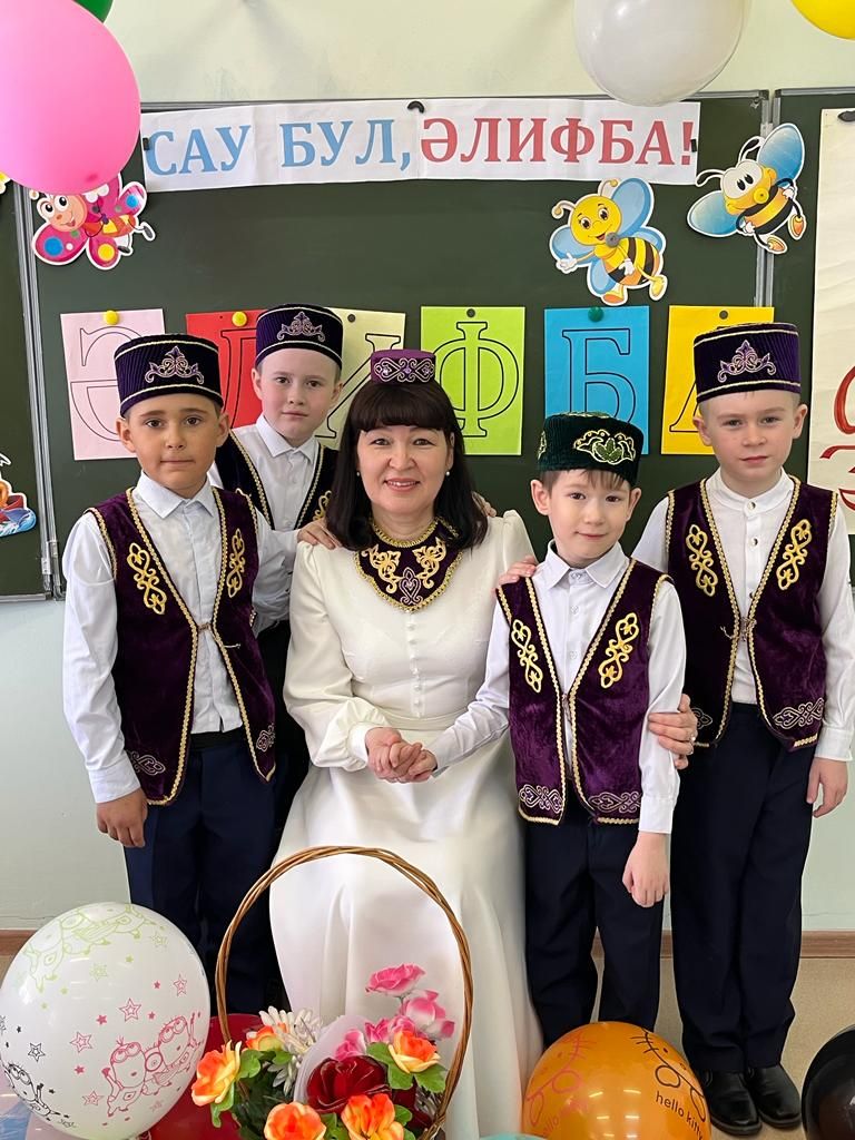 Кәче мәктәбе укытучысы Эльмира Мөхәммәтшина үзен бик бәхетле саный