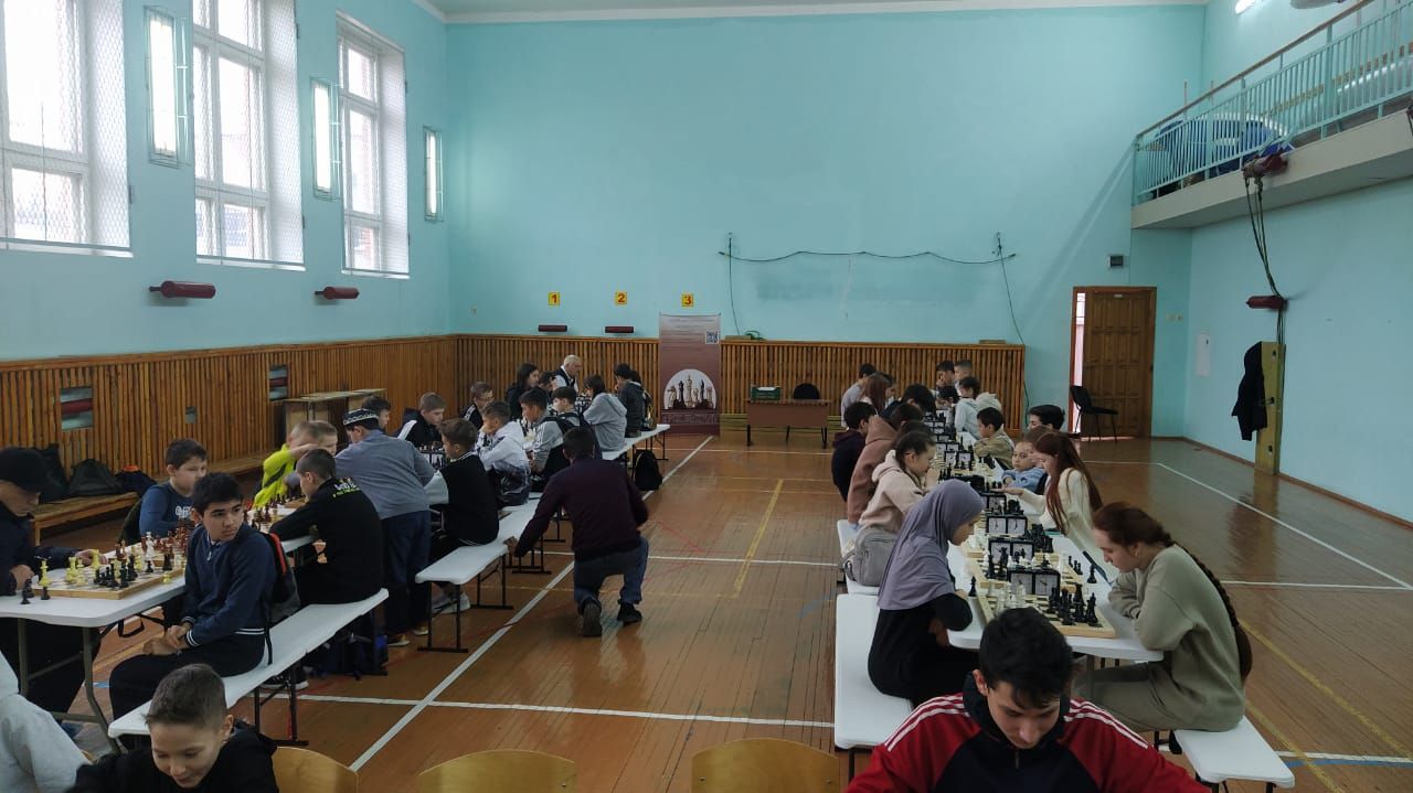 Арча Укучылар сараенда шахмат ярышлары бара