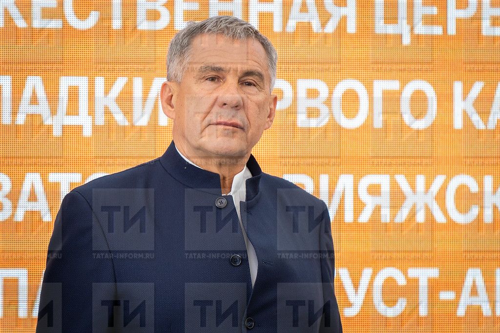 Рөстәм Миңнеханов Татарстанның ике кешесен «ТАССР оешуга 100 ел» медале белән бүләкләде