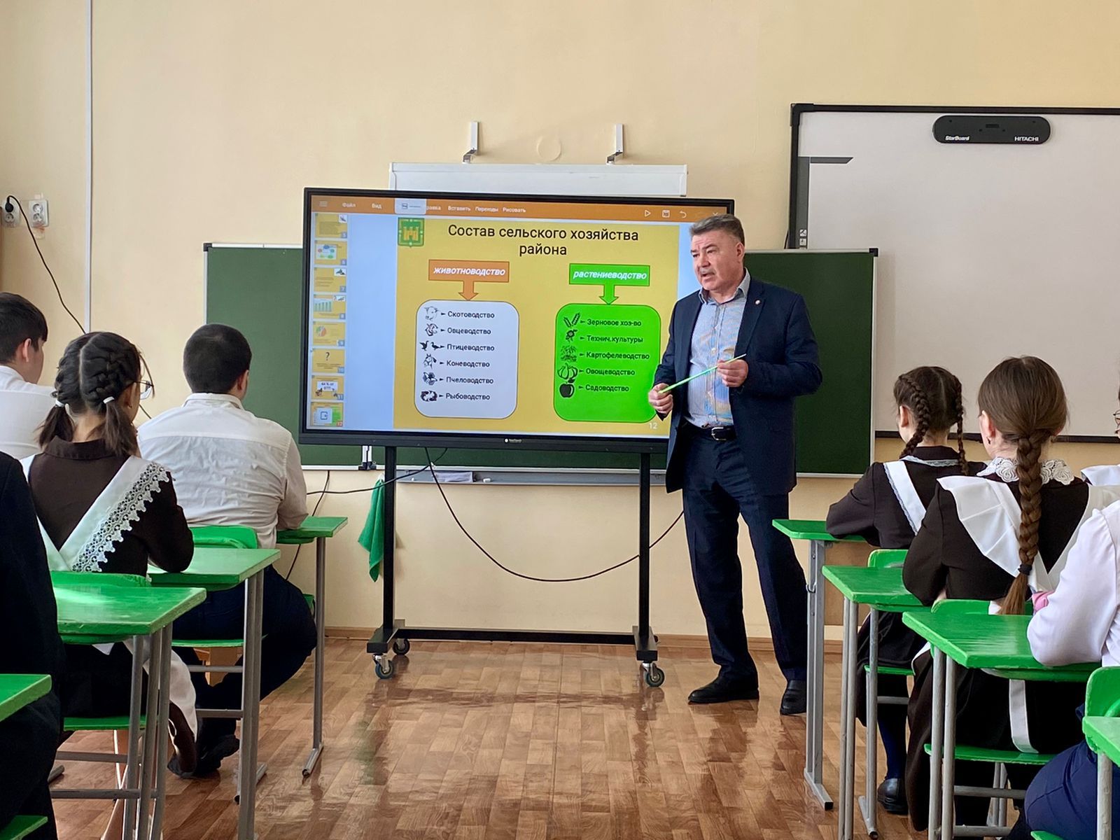 Район башлыгы Түбән Мәтәскә мәктәбендә