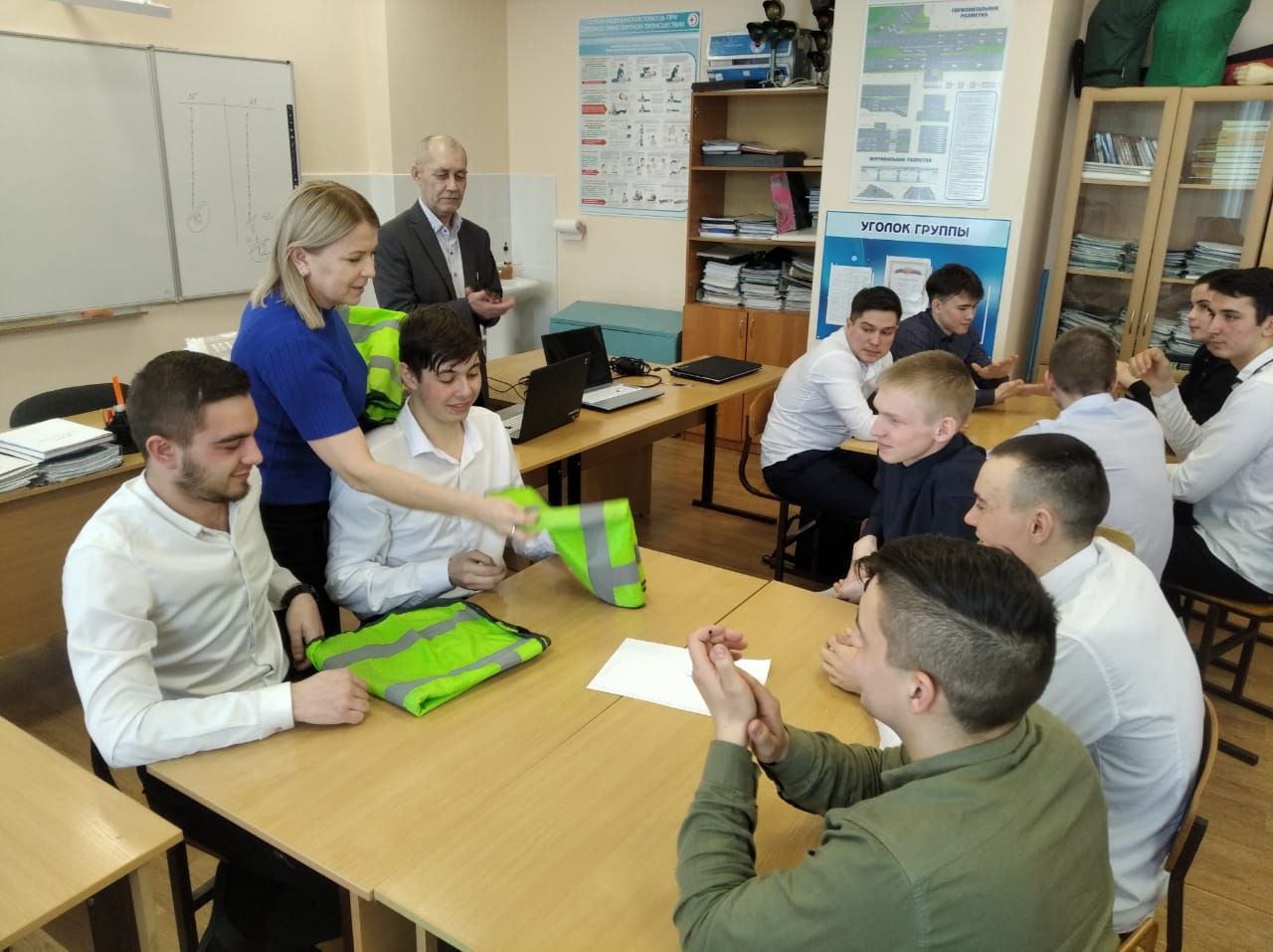 Арча агросәнәгать көллиятендә юл йөрү кагыйдәләре буенча белемнәрен сынадылар