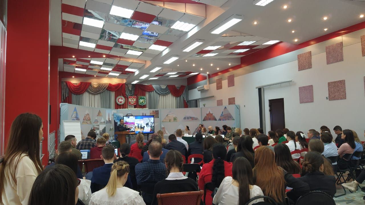 Җәмәгать тәрбиячеләре бәйгесе башка бәйгеләргә охшамаган