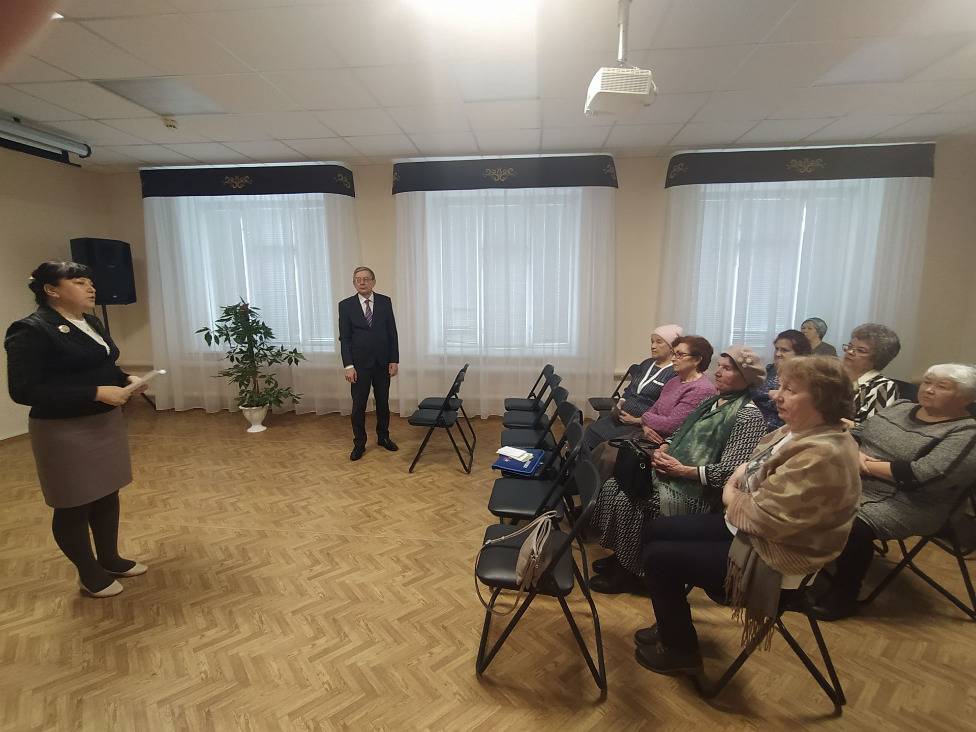 Товарда бер бәя, кассада икенче төрле