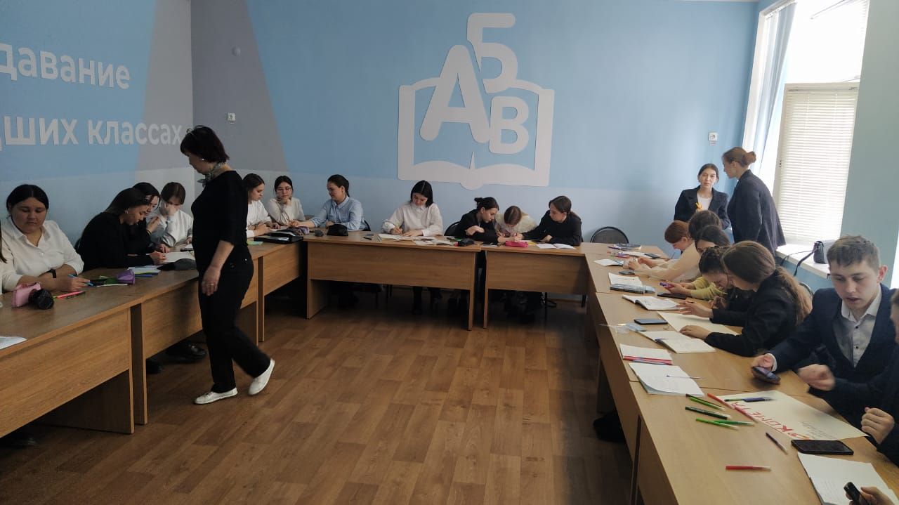 Арча педагогика көллияте студентлары җәйге чорга яңа һөнәр үзләштерә (ВИДЕО)