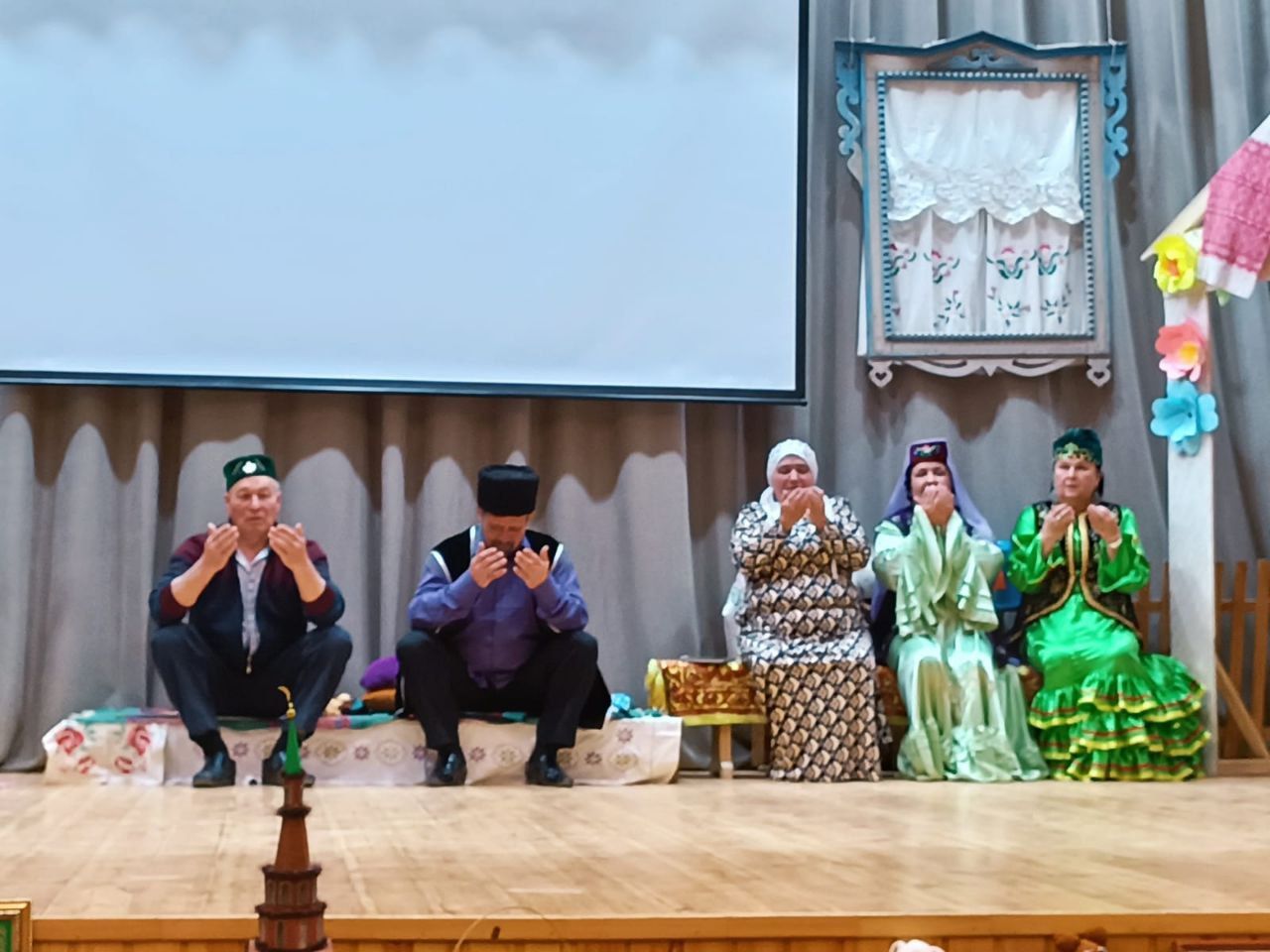 Гореф-гадәтләр һәм милли мәдәният елы уңаеннан Яңа Кенәр авылында “Мөнәҗәтләр кичәсе” узды.