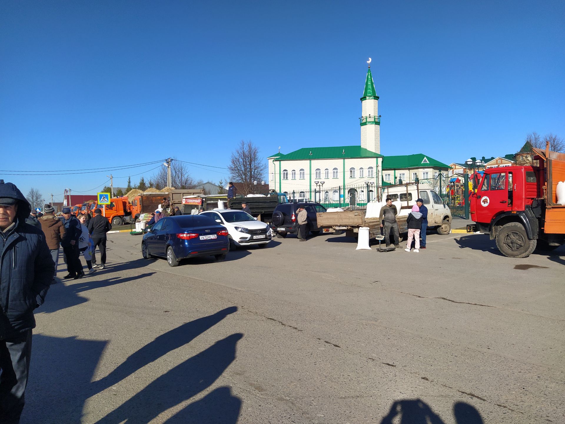 Арчада ярминкә бара