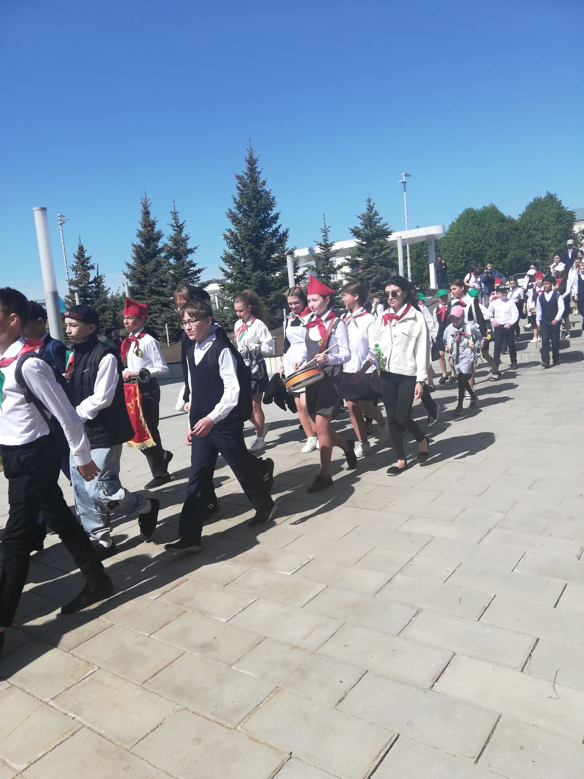 Бүген Татарстан пионериясенә 100 ел!