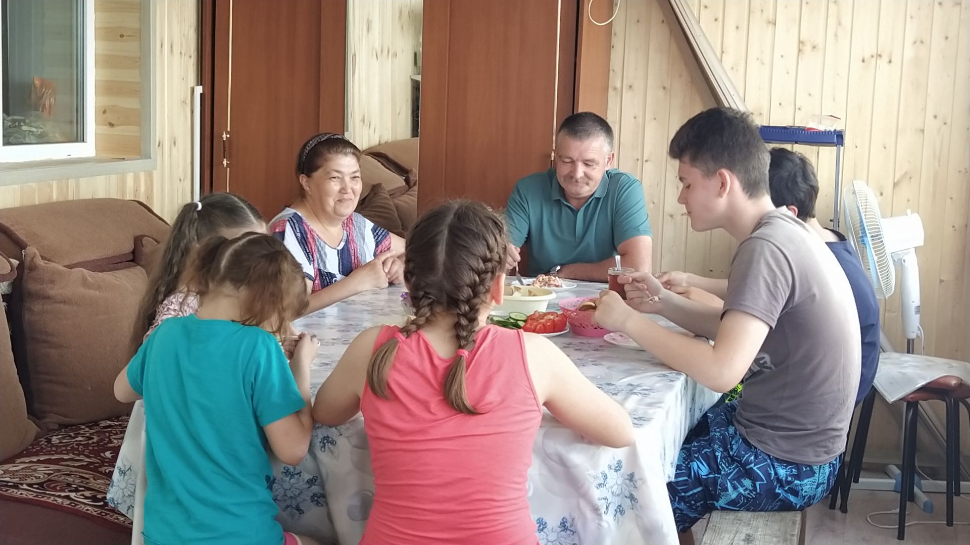 Тәрбиягә 10 бала! Сөбханалла! Әле аның берсен дә алып булмый!  (ВИДЕО)
