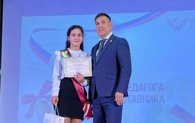 Татар конгрессы Арча педагогия көллияте студентларына махсус стипендияләр тапшырды