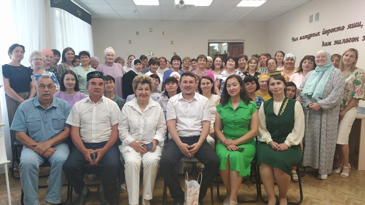 Арча китапханәсендә якташыбыз, язучы, «Казан утлары» журналының баш мөхәррире Рөстәм Галиуллин белән очрашу булды (ВИДЕО)