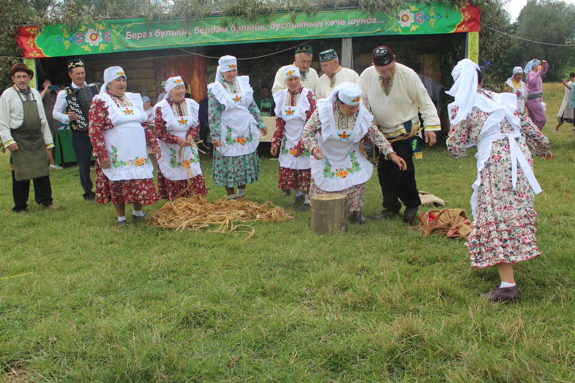 Ташкичүдә «Сөлгеле капка» фольклор фестивале узды