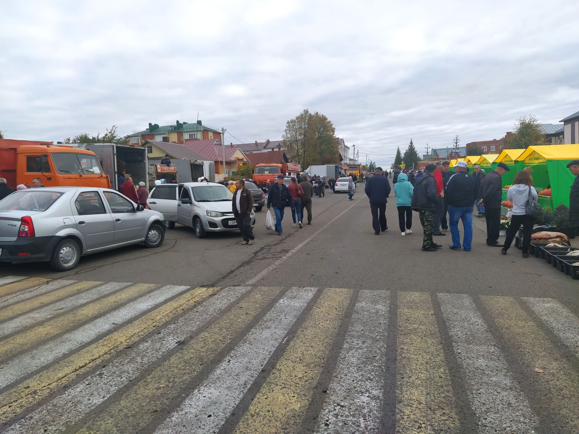Арчада ярминкә бара