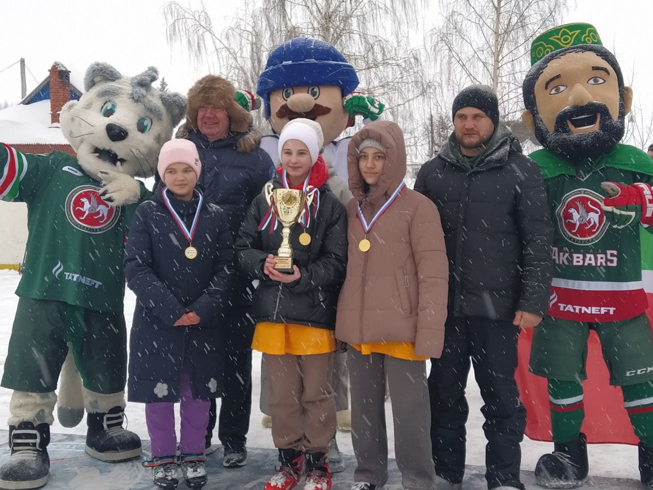 Яңа Кенәр шугалагында ел символы буларак гаилә учагы кабызылды