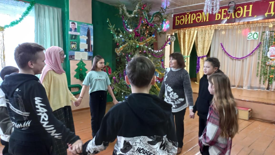 Питомник клубында балаларга бәйрәм оештырдылар
