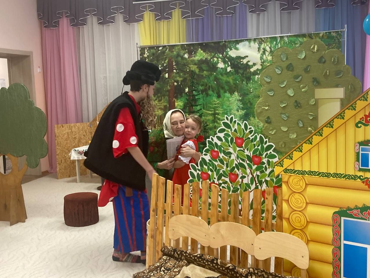 Арчаның 10нчы балалар бакчасы гаиләләре катнашында театр фестивале узды