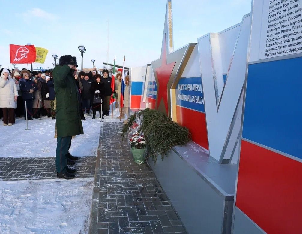 В Арске открыли памятник участникам специальной военной операции