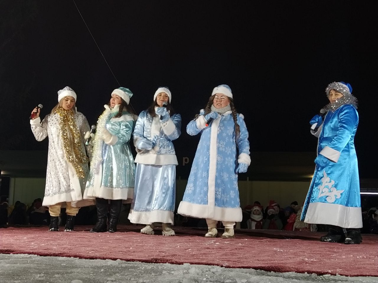 Арчада үзәк чыршы ачылды
