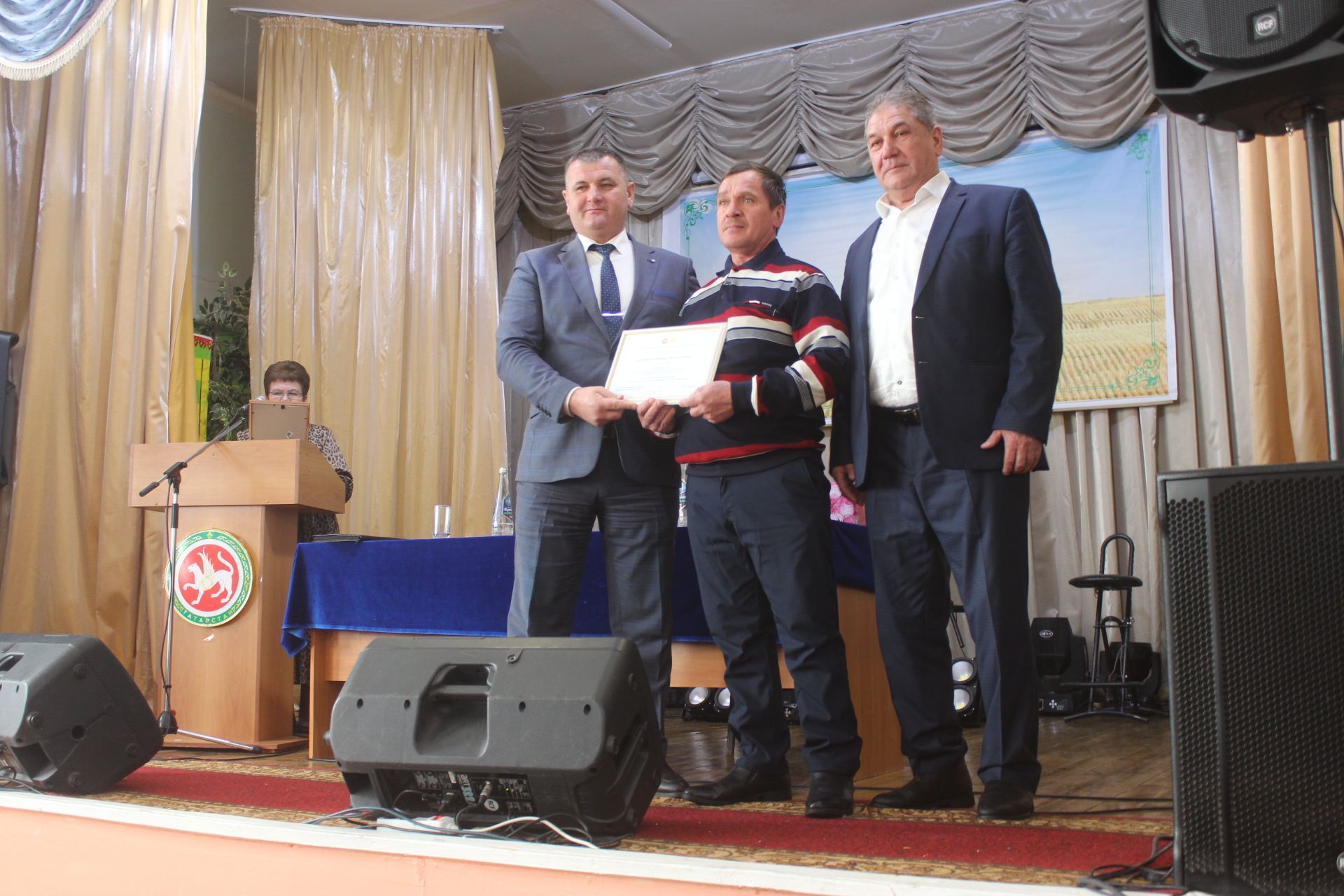 Урта Курсада күпләр бүләк алды