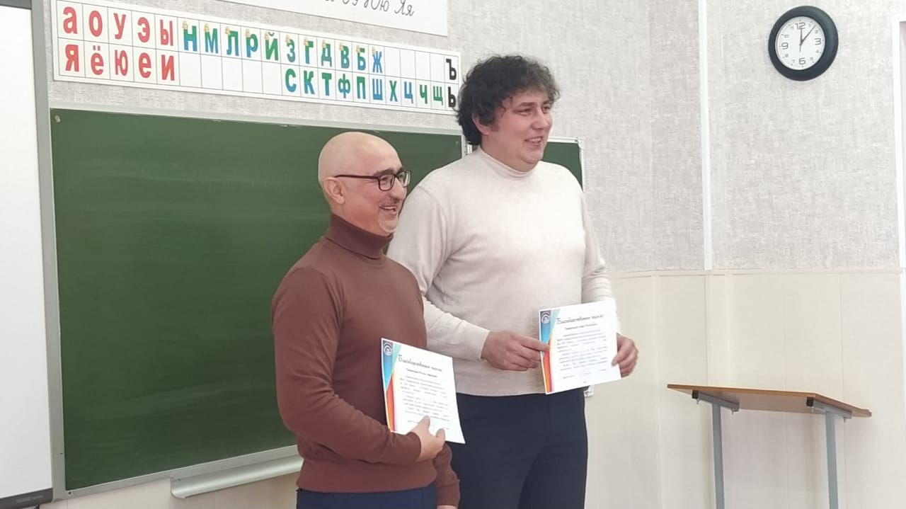 Балалар фәнни эш белән шөгыльләнә