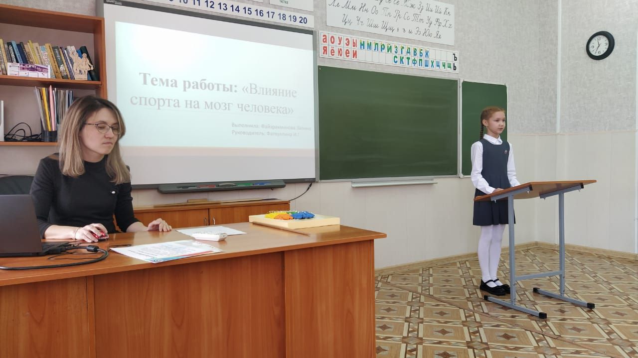 Балалар фәнни эш белән шөгыльләнә