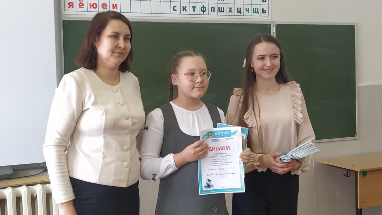 Балалар фәнни эш белән шөгыльләнә