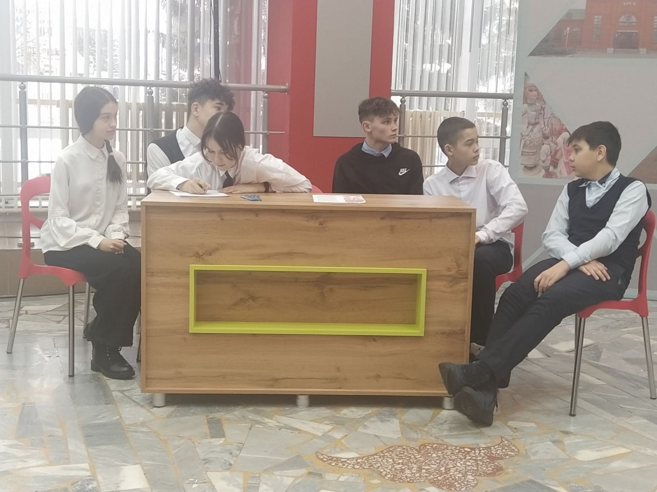 Район мәдәният йортында «Дөньяда иң матур тел - ул минем туган телем» уены узды