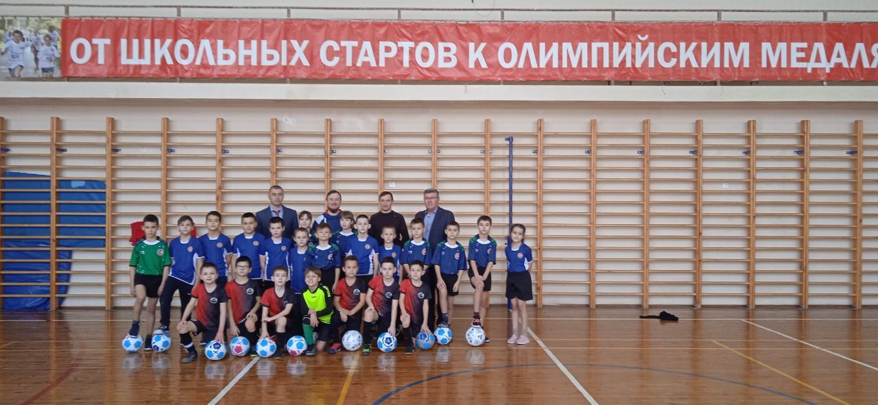 Яңа Кенәр мәктәбендә футбол буенча осталык дәресе үтте