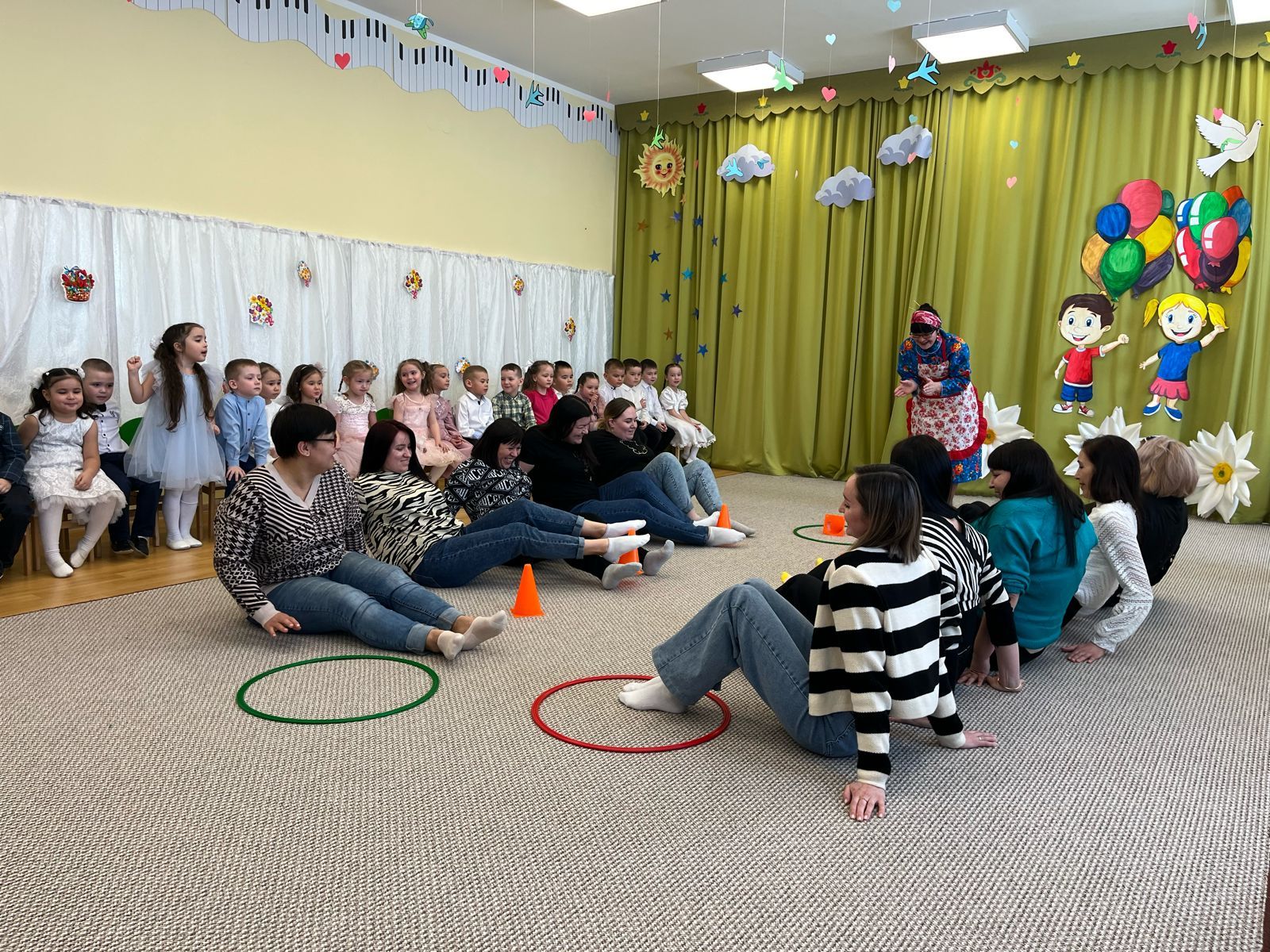 Әти-әни һәм кунаклар безгә гел килеп торсын