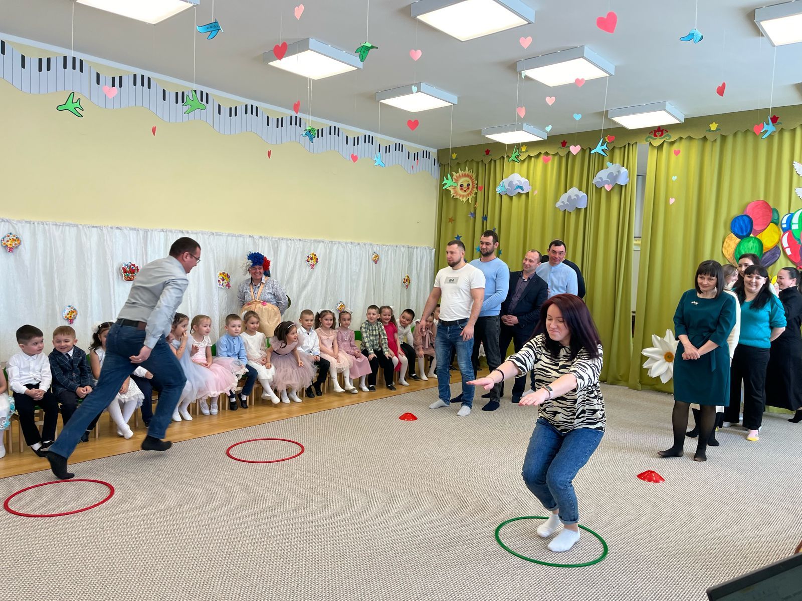 Әти-әни һәм кунаклар безгә гел килеп торсын