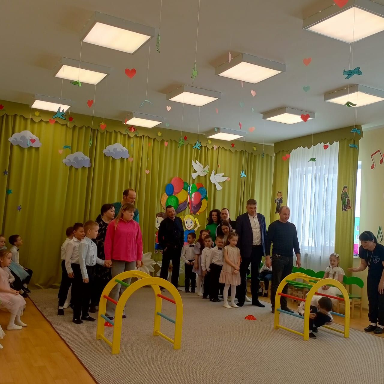 Әти-әни һәм кунаклар безгә гел килеп торсын
