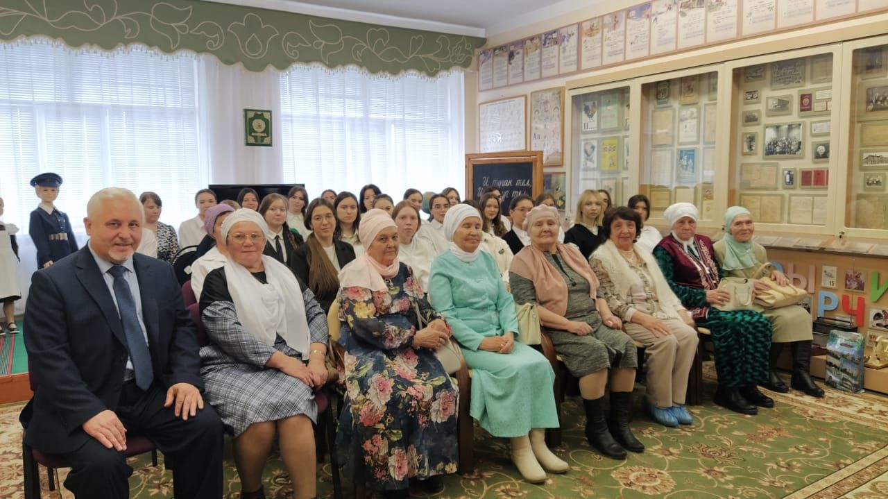 Арча педагогика көллиятендә кунаклар