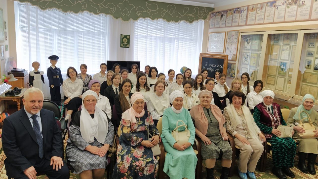 Арча педагогика көллиятендә кунаклар