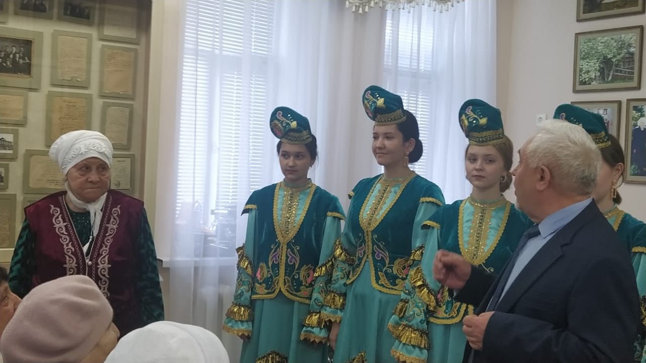Арча педагогика көллиятендә кунаклар