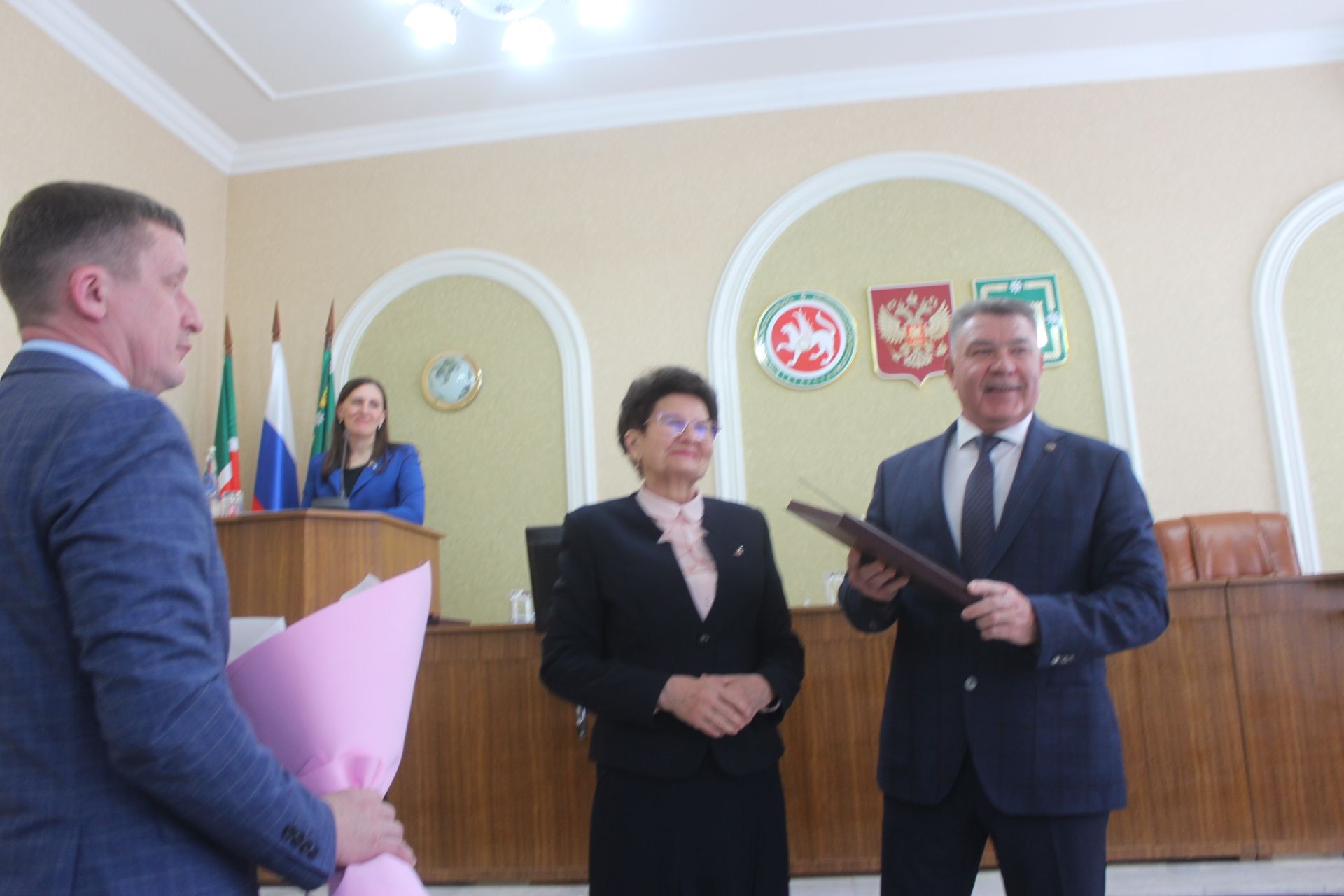 Район Советы утырышында район башлыгы Рәхмәт хатлары тапшырды