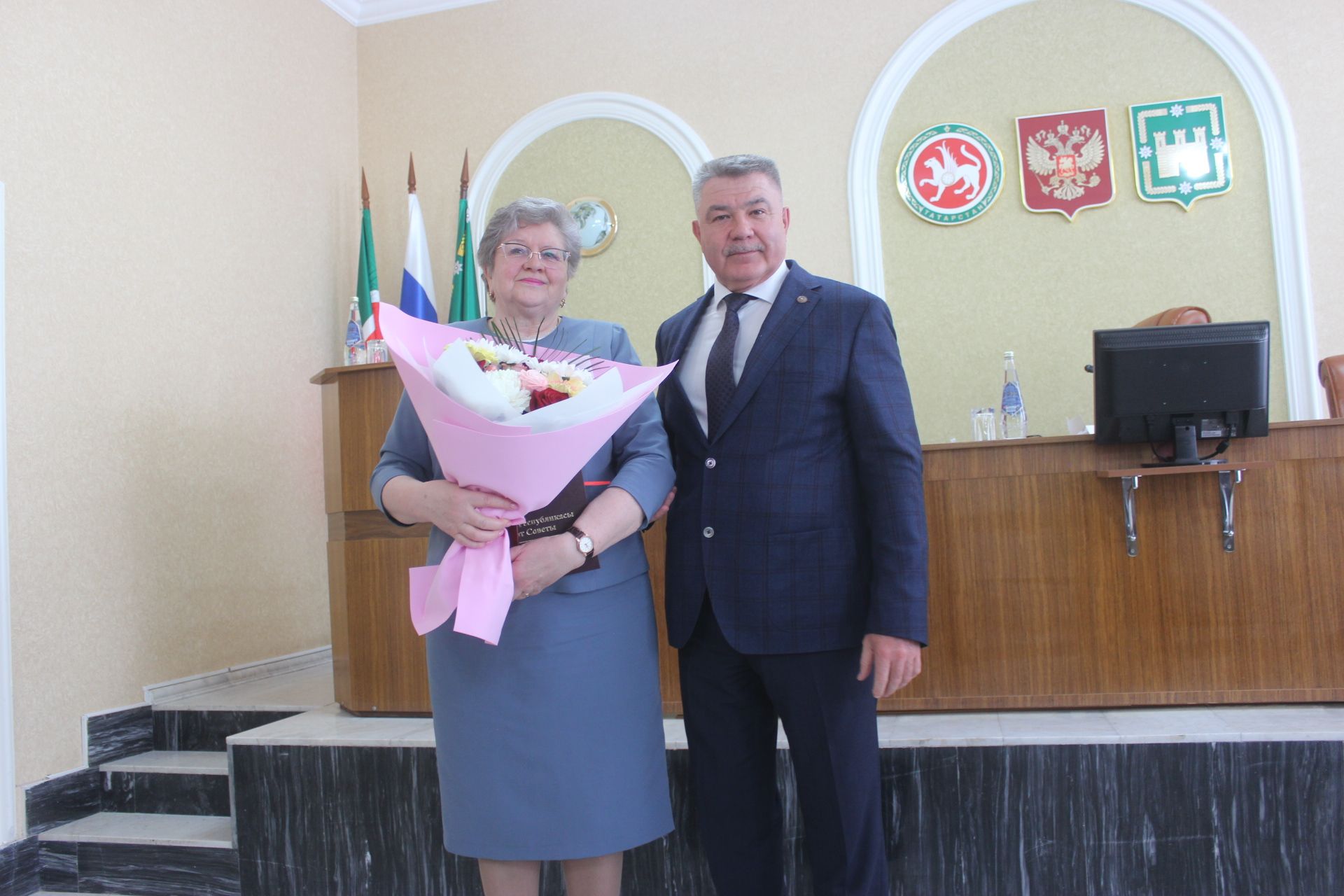 Район Советы утырышында район башлыгы Рәхмәт хатлары тапшырды