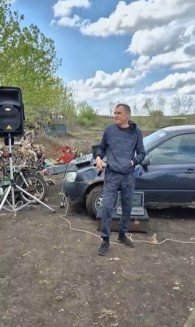 Наил Табанаков махсус хәрби зонада булучы райондашларыбызга хәйрия концерт куйган