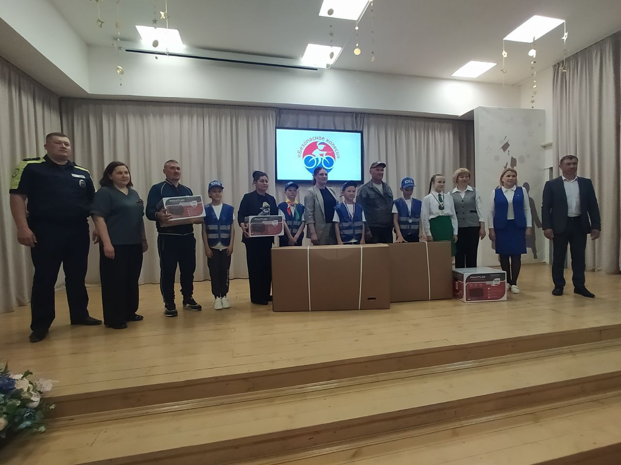 Мәктәп укучылары арасында традицион «Куркынычсыз тәгәрмәч» бәйгесе узды