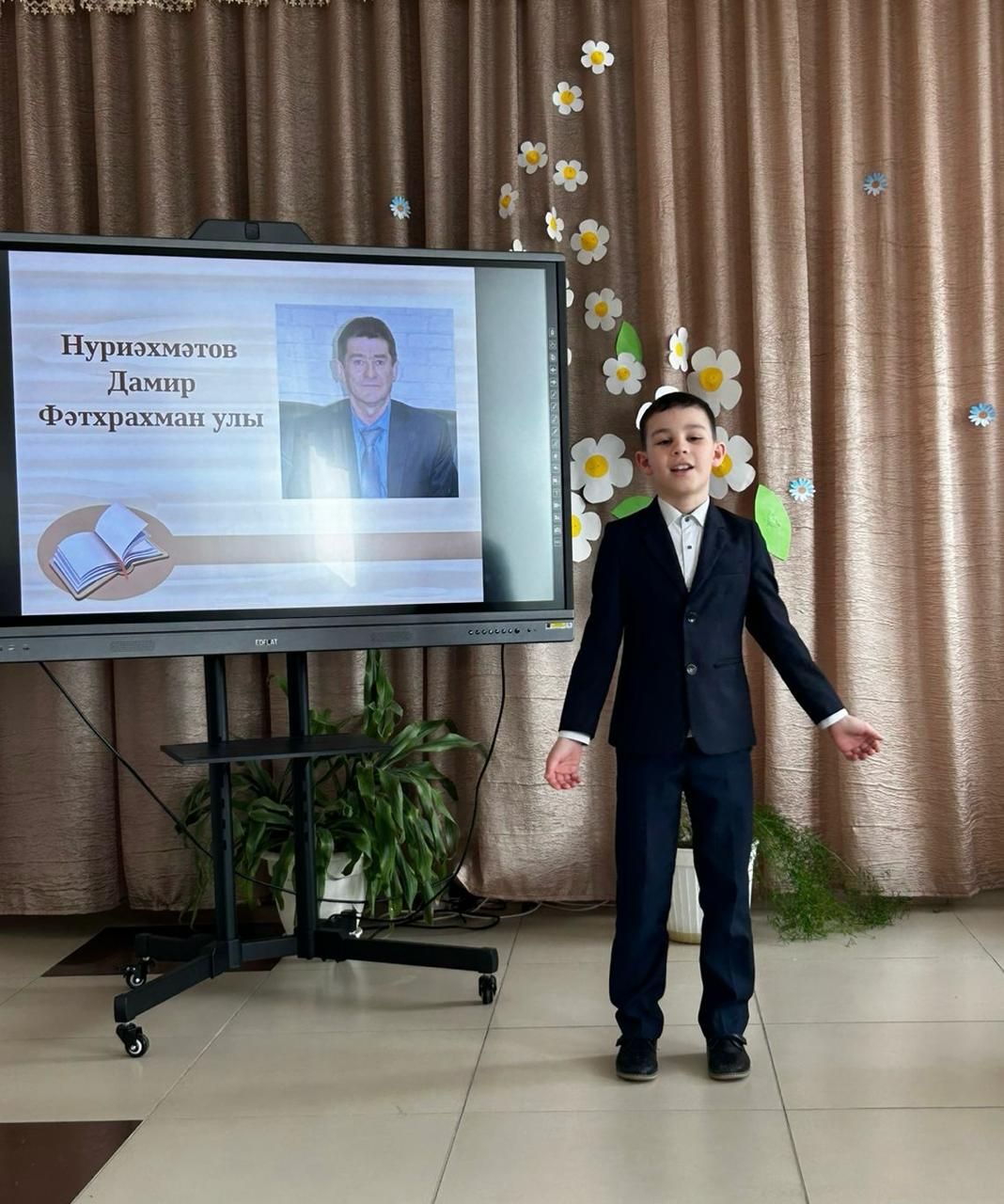 Кәче мәктәбендә матур бер очрашу