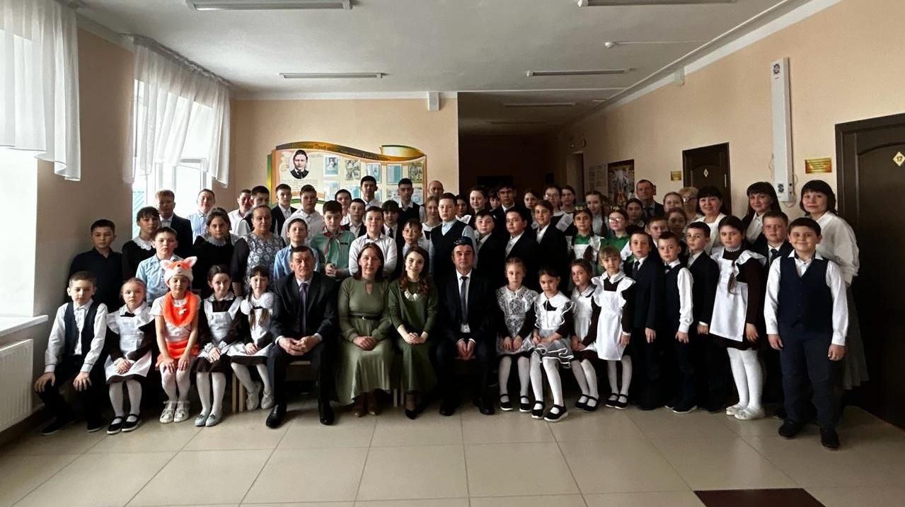 Кәче мәктәбендә матур бер очрашу