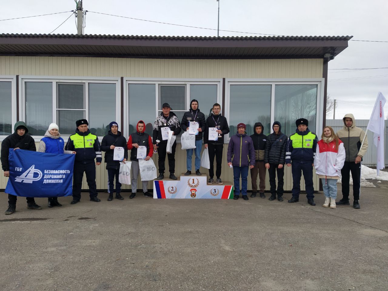Арчада булачак машина йөртүчеләр осталыкта ярышты