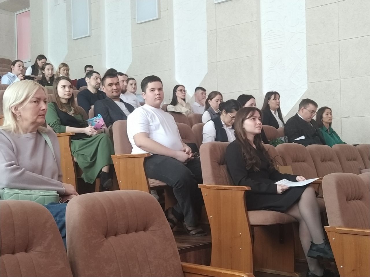 “Иң яхшы яшьләр проекты” җиңүчеләре унар мең сумлык сертификат белән бүләкләнде