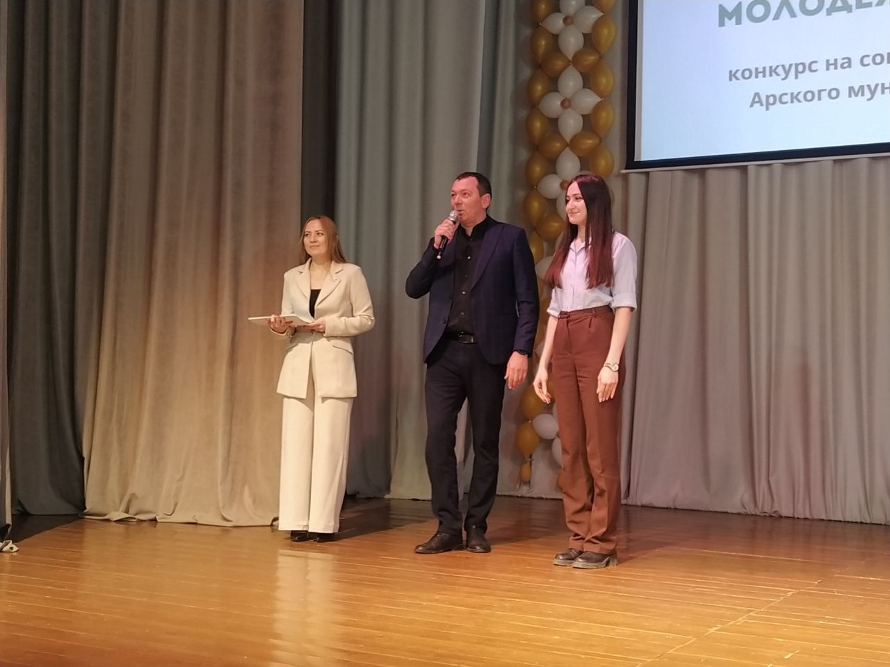 “Иң яхшы яшьләр проекты” җиңүчеләре унар мең сумлык сертификат белән бүләкләнде