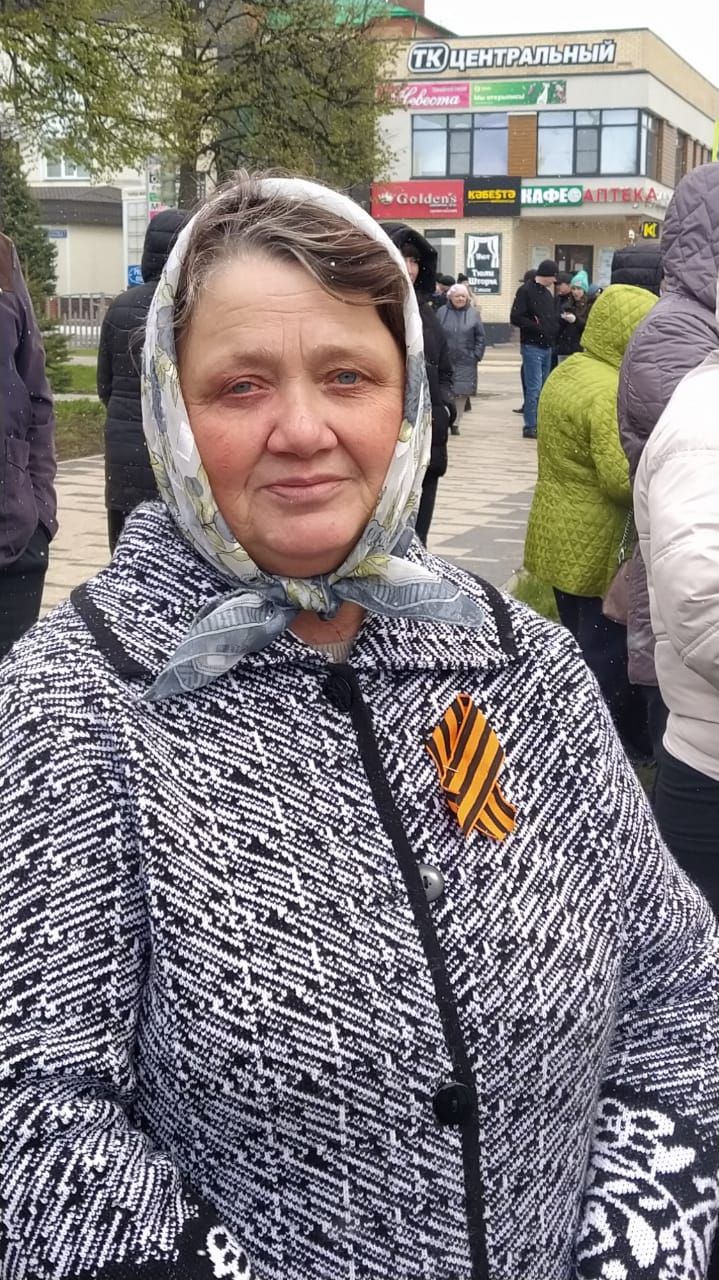 Солдатлар ак торналарга әверелгәндер сыман...
